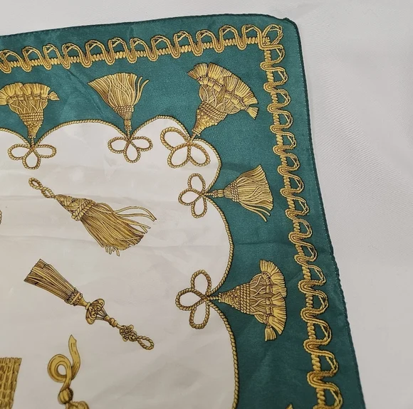 Oscar De La Renta Vintage Silk Scarf In Green White And Yellow - Picture 10 of 12